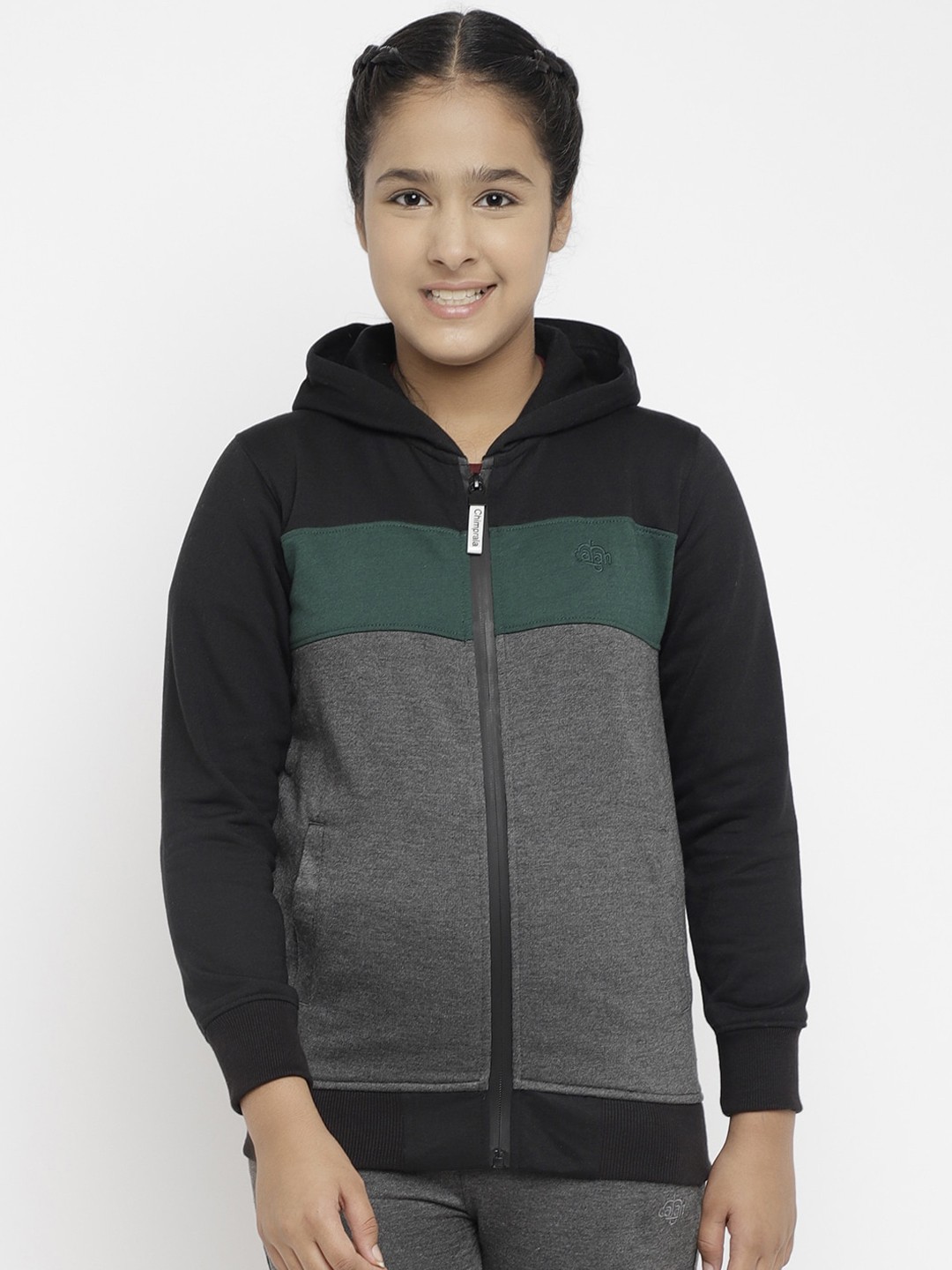 

CHIMPRALA Girls Grey & Black Colourblocked Fleece Lightweight Antimicrobial Sporty Jacket