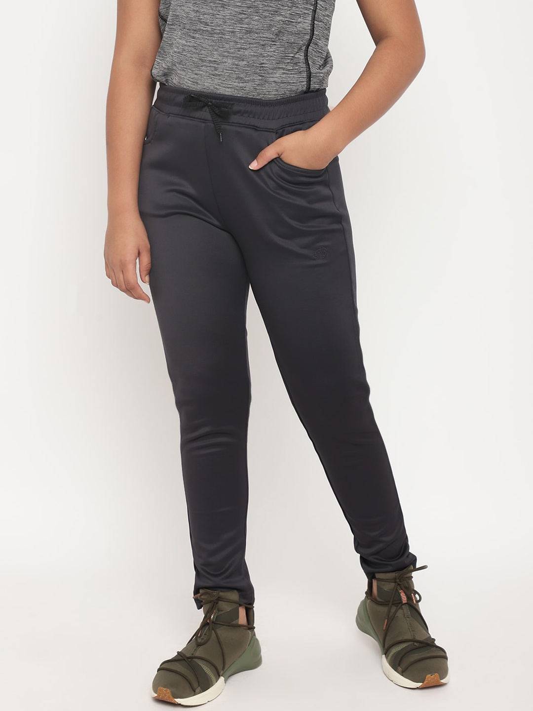

CHIMPRALA Girls Black Solid Trackpant