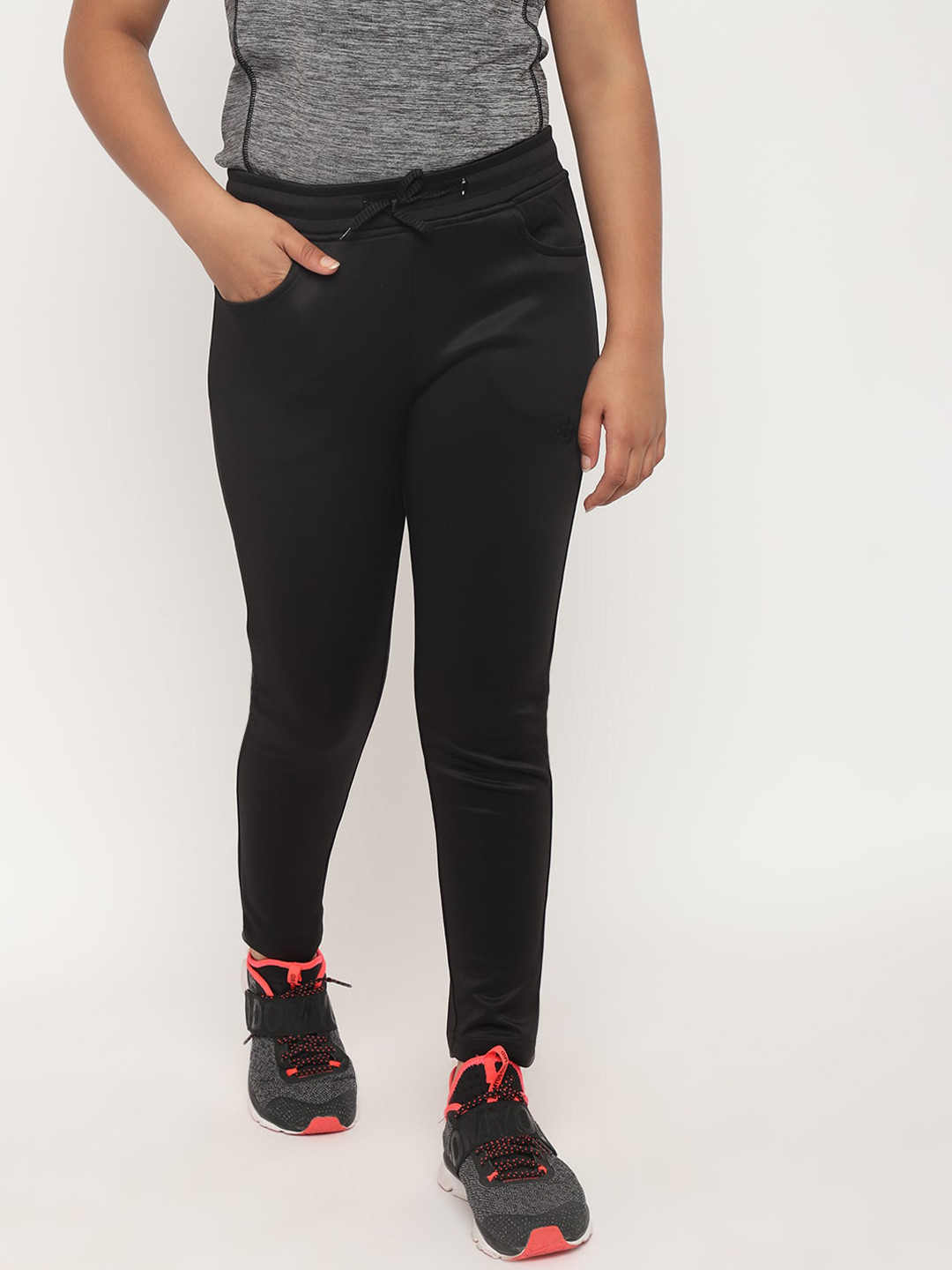 

CHIMPRALA Girls Black Solid Trackpant