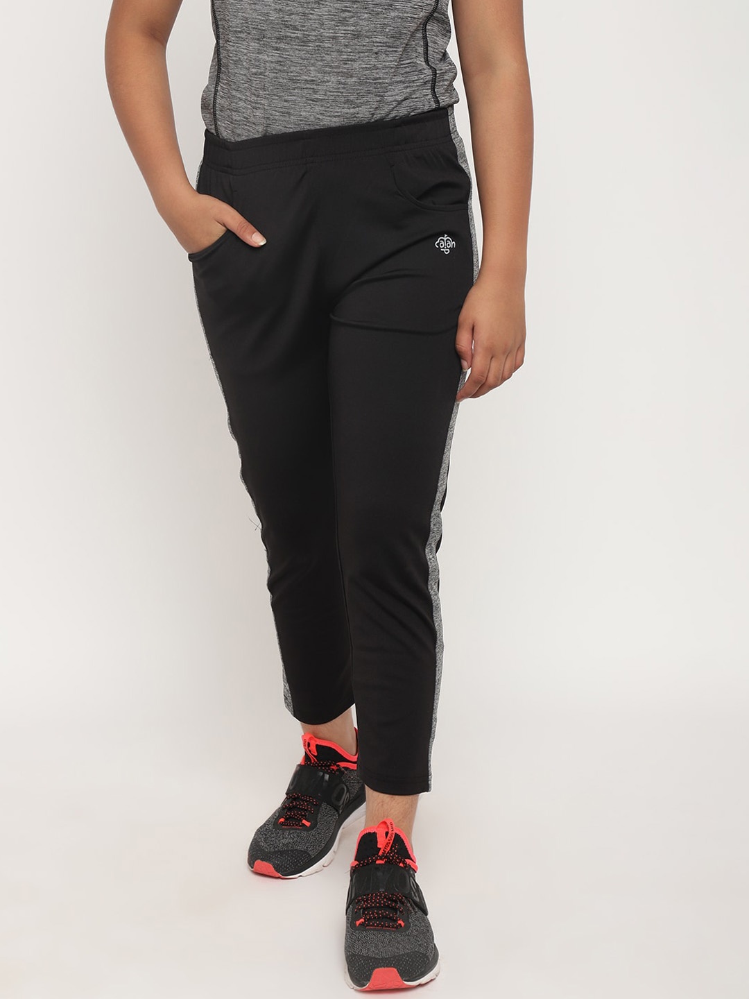 

CHIMPRALA Girls Black Solid Trackpant