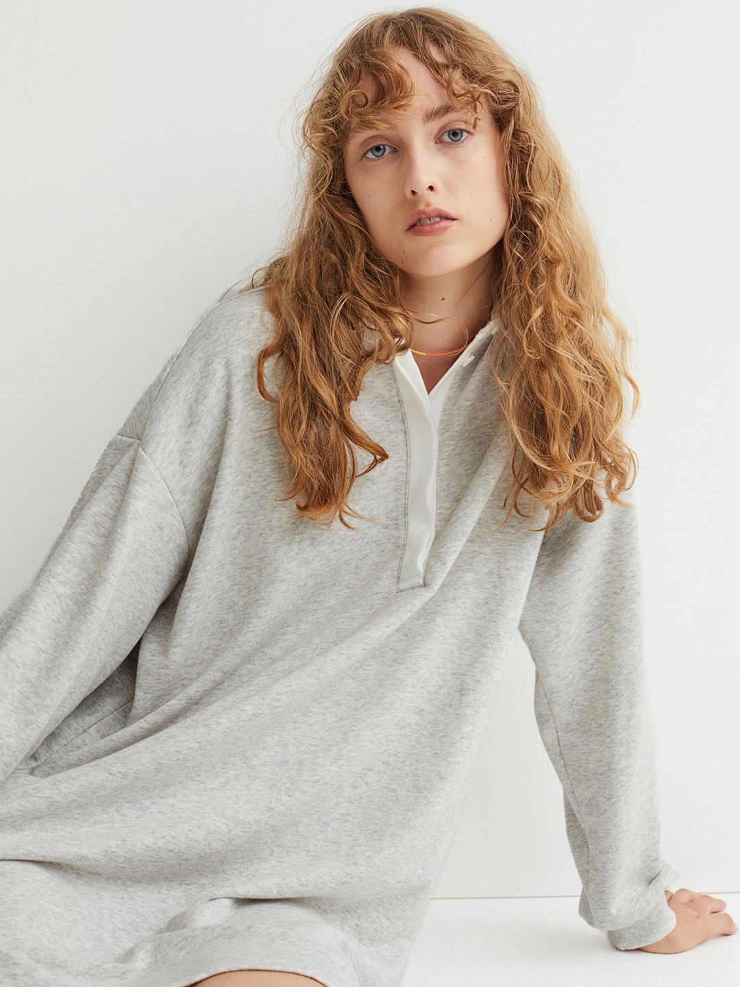 

H&M Grey Solid Drop Shoulders Rugby Dress