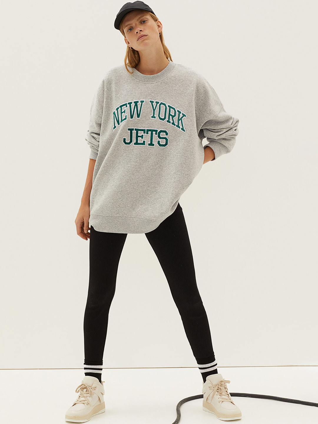 

H&M Women Grey & Blue Typography Printed Sweatshirt
