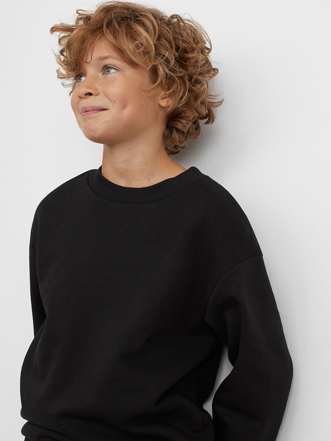 

H&M Kids Boys Black Solid Sweatshirt