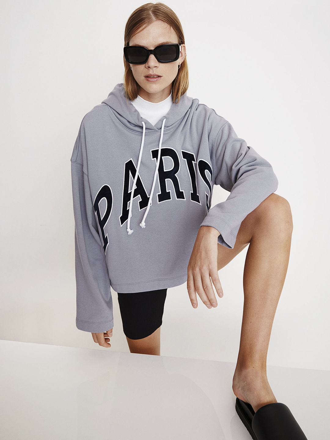 

H&M Woman Grey Oversized motif-detail hoodie
