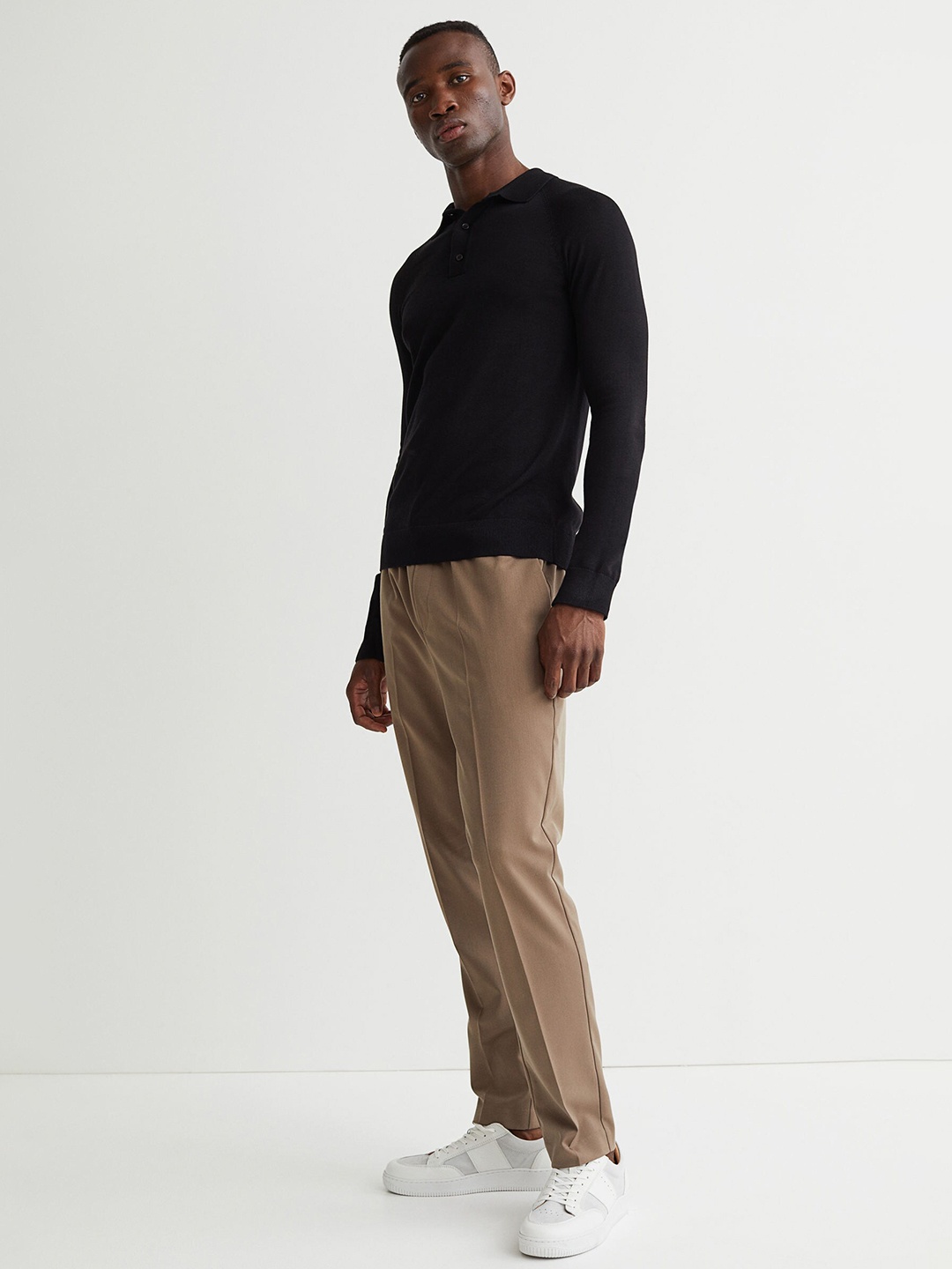 

H&M Men Black Solid Muscle Fit Polo shirt