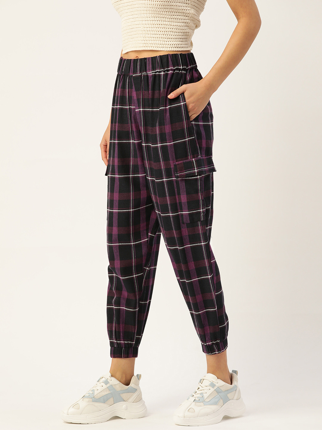 

DressBerry Women Black & Purple Pure Cotton Checked Cropped Cargo Joggers