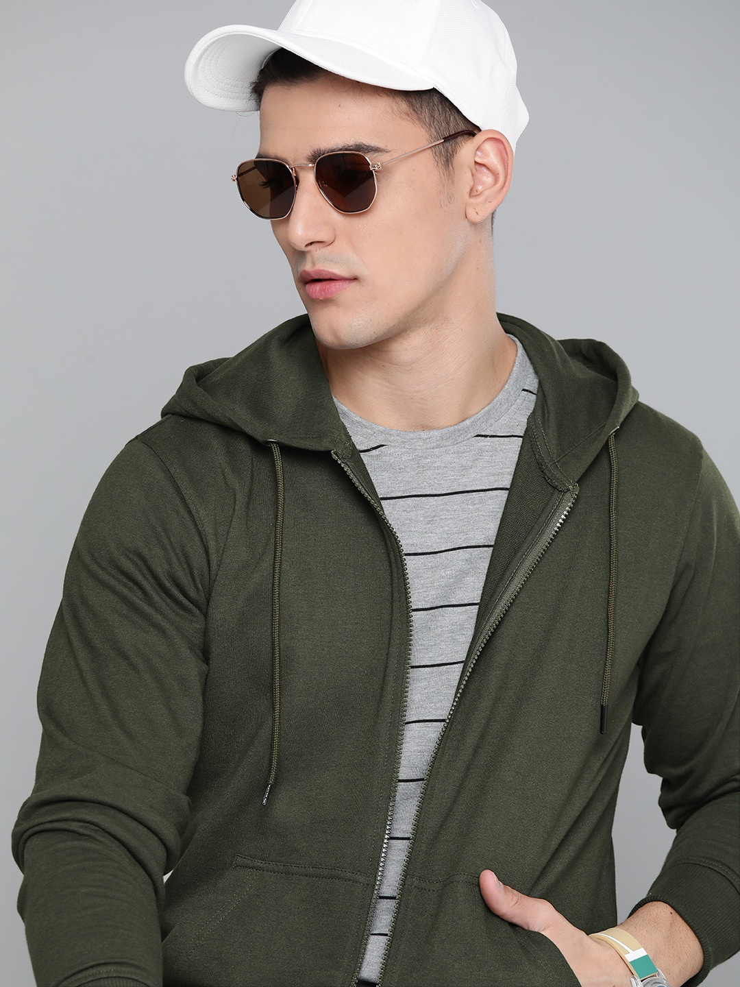 

Harvard Men Olive Green Solid Hooded Sweatshirt