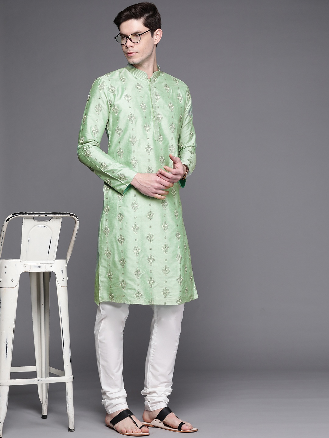 

Manu Men Green Ethnic Motifs Embroidered Regular Kurta with Churidar