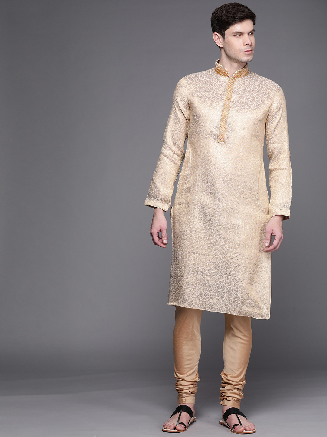

Manu Men Cream-Coloured Ethnic Motifs Regular Kurta with Churidar