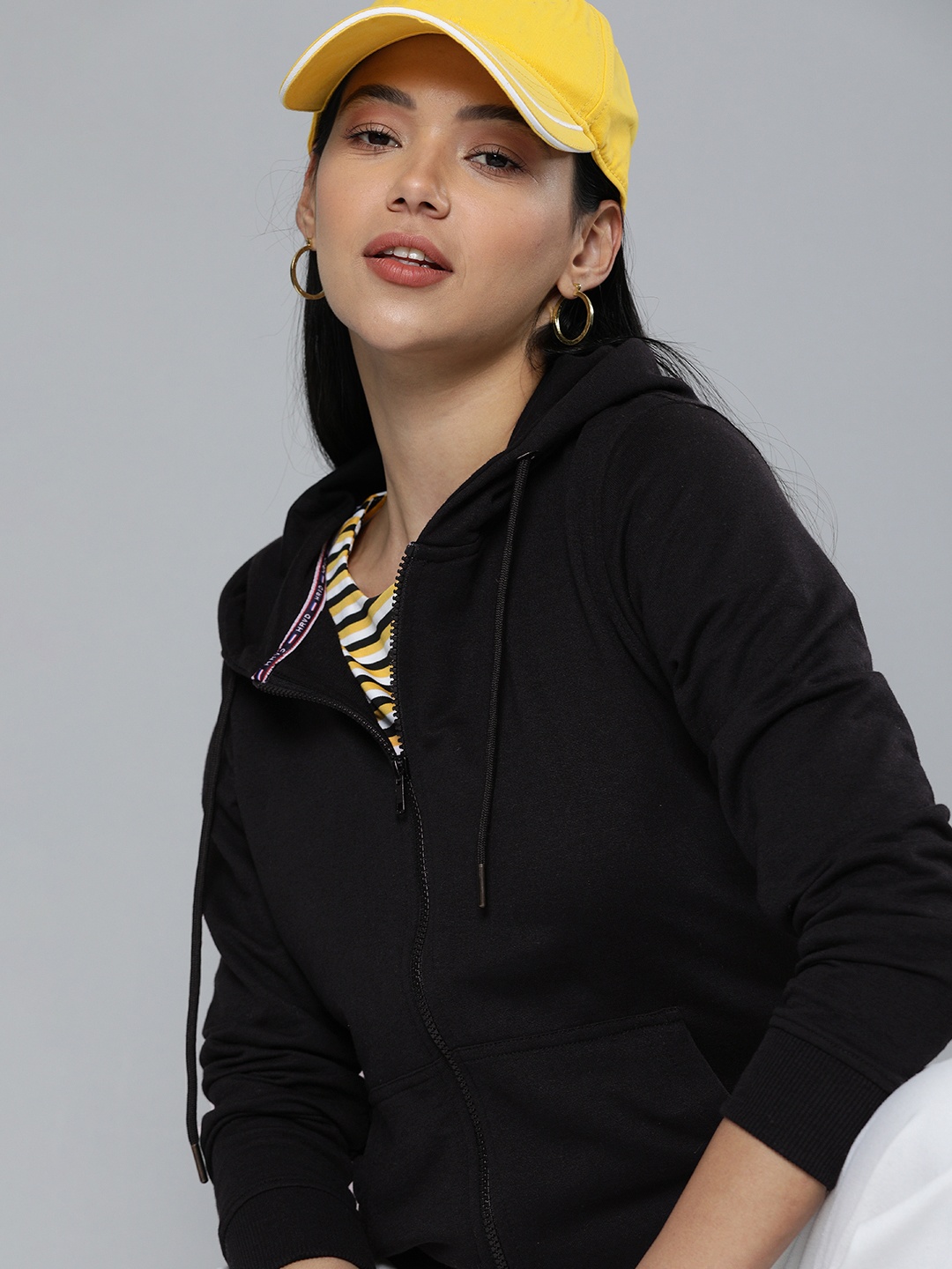 

Harvard Women Black Solid Hooded Sweatshirt