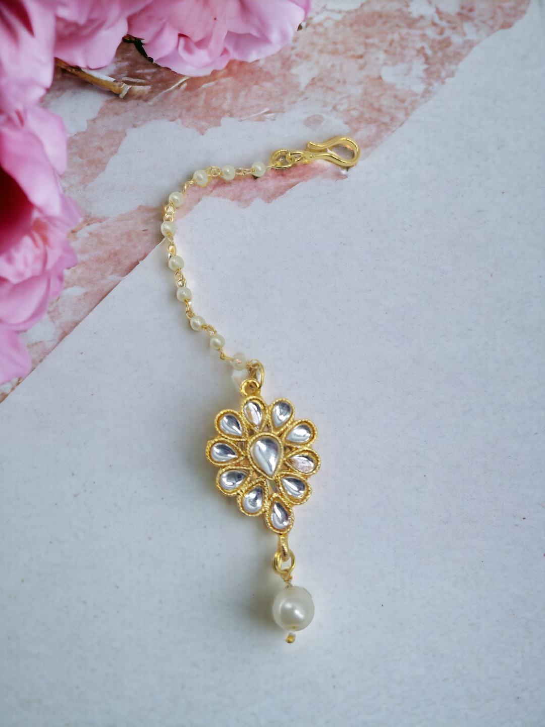 

AccessHer Women Gold-Plated & White Kundan and Pearl Maang Tika