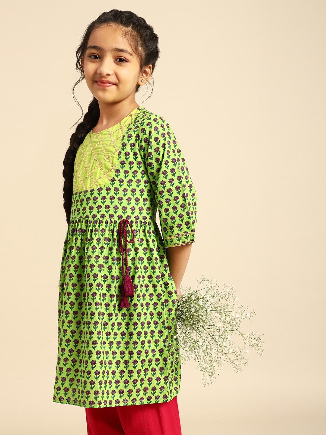 

House of Pataudi Girls Green Ethnic Motifs Printed Gotta Patti Pure Cotton Kurta