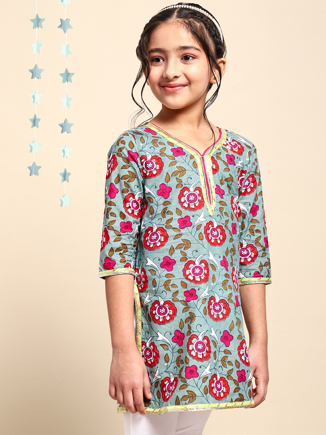 

House of Pataudi Girls Green Floral Printed Pure Cotton Kurta