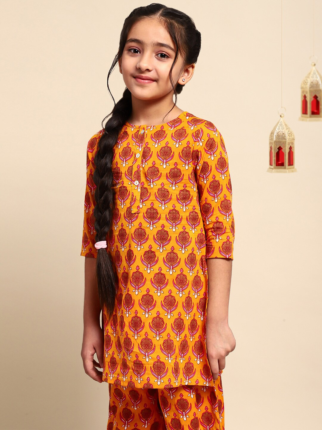

House of Pataudi Girls Mustard Yellow Printed Regular Pure Cotton Kurta Set