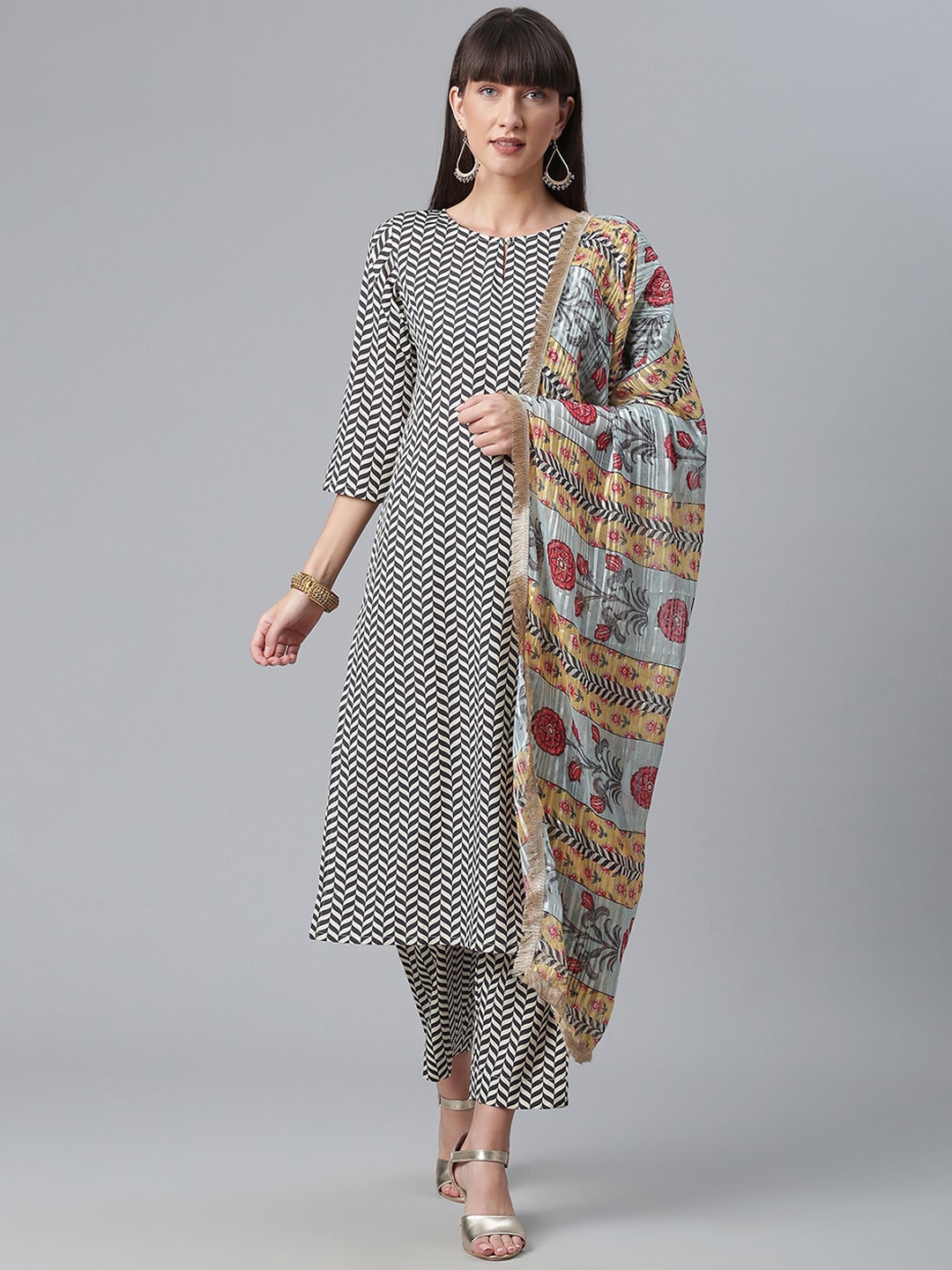 

Ahalyaa Women Black Printed Regular Kurta with Trousers & Dupatta