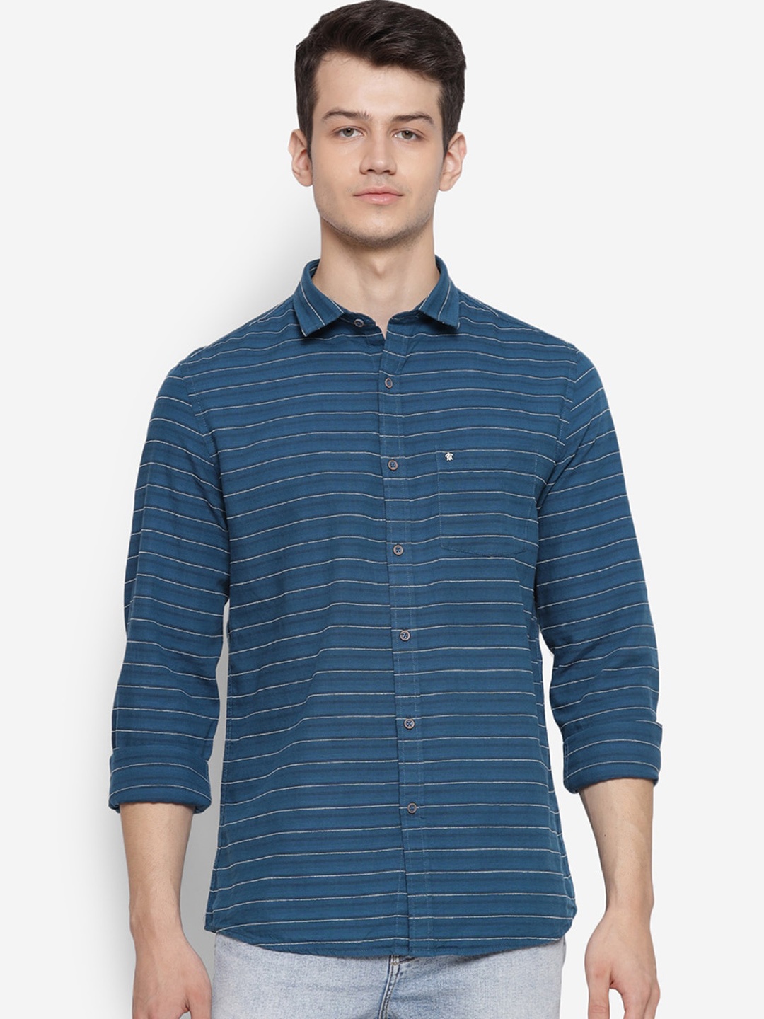 

Turtle Men Blue & White Slim Fit Striped Casual Shirt