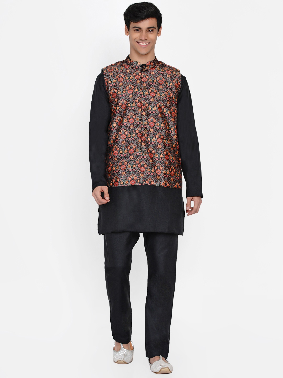 

Baawara By Bhama Men Black Ethnic Motifs Layered Kurta with Pyjamas