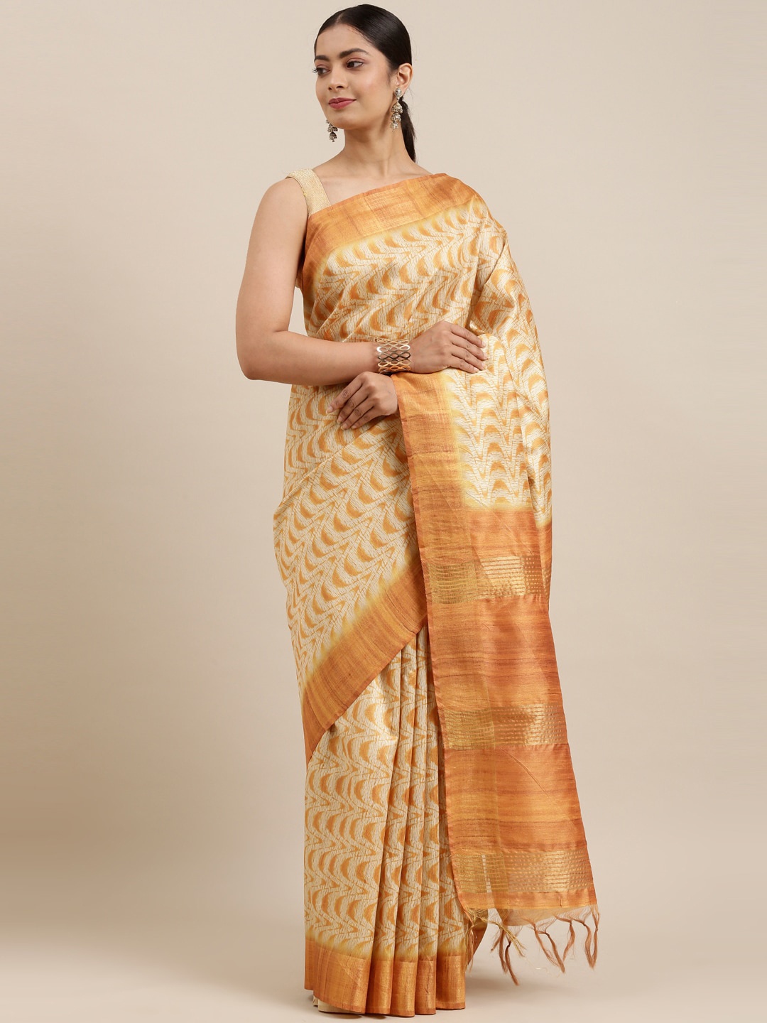 

The Chennai Silks Beige & Cream-Coloured Fusion Saree