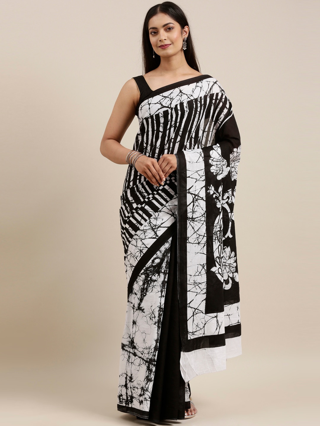 

The Chennai Silks Black & White Printed Cotton Saree