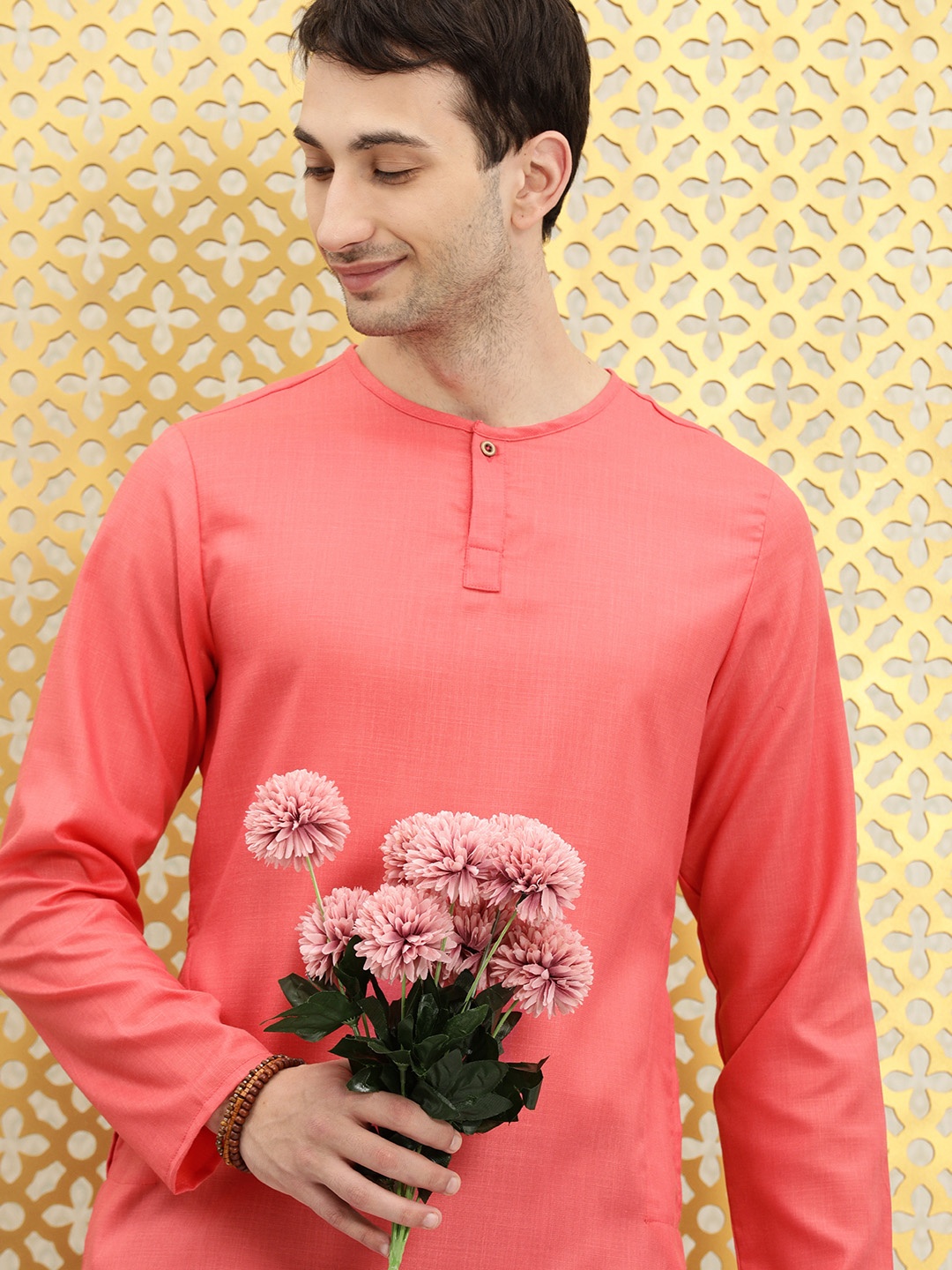 

Ode by House of Pataudi Men Pink Solid Rozana Kurta