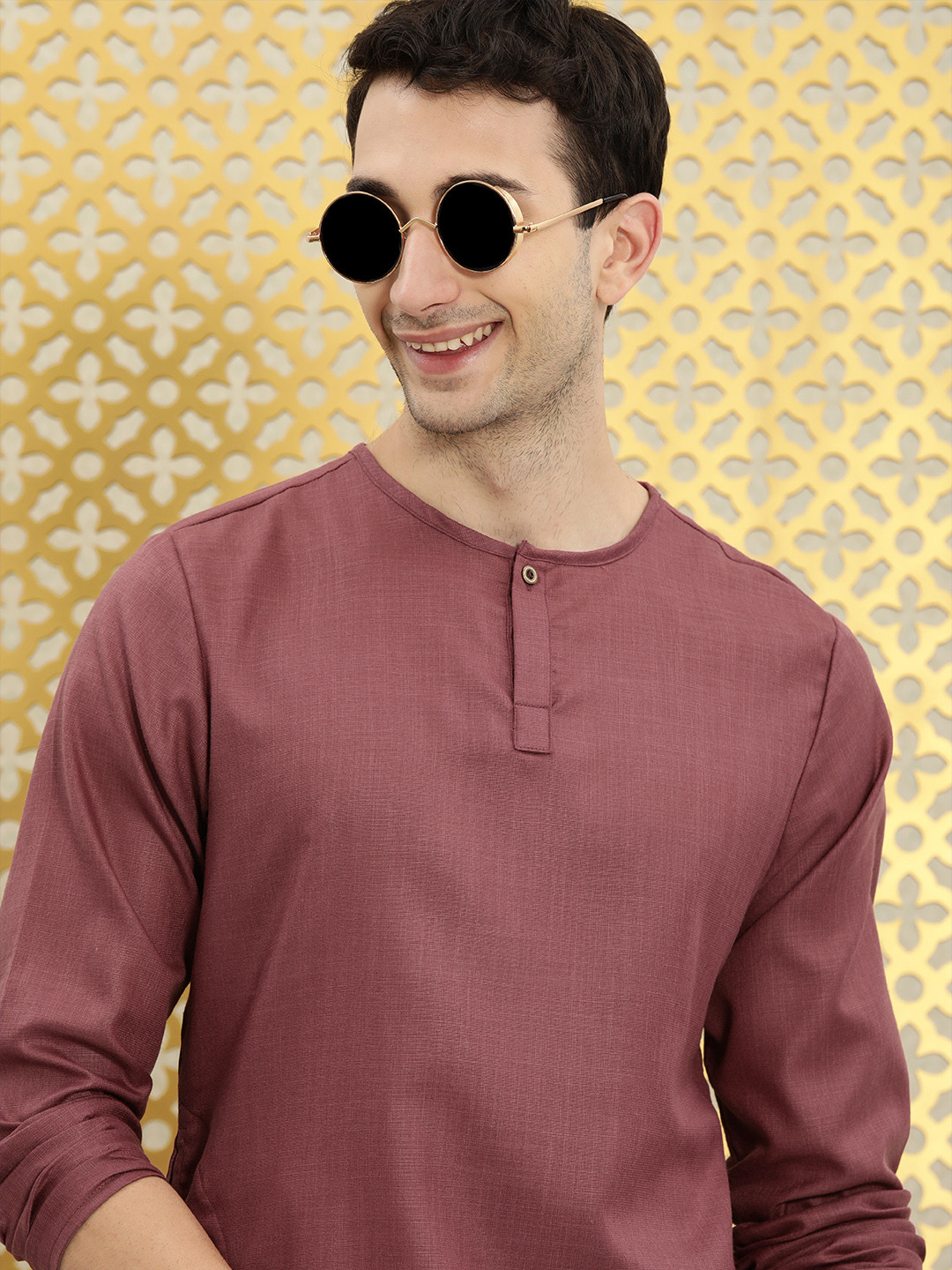 

Ode by House of Pataudi Men Purple Solid Regular Kurta