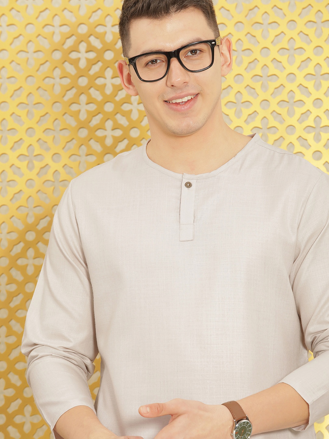 

Ode by House of Pataudi Men Grey Solid Regular Kurta