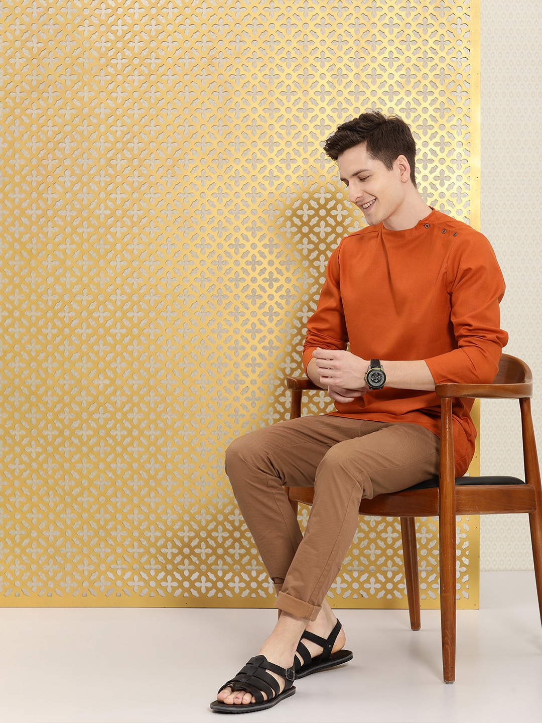 

Ode by House of Pataudi Men Camel Brown Solid Rozana Kurta