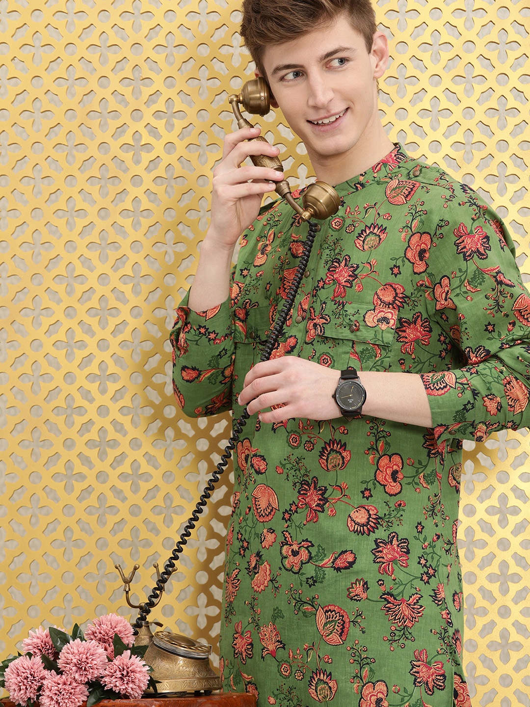 

Ode by House of Pataudi Men Green & Orange Floral Printed Rozana Kurta