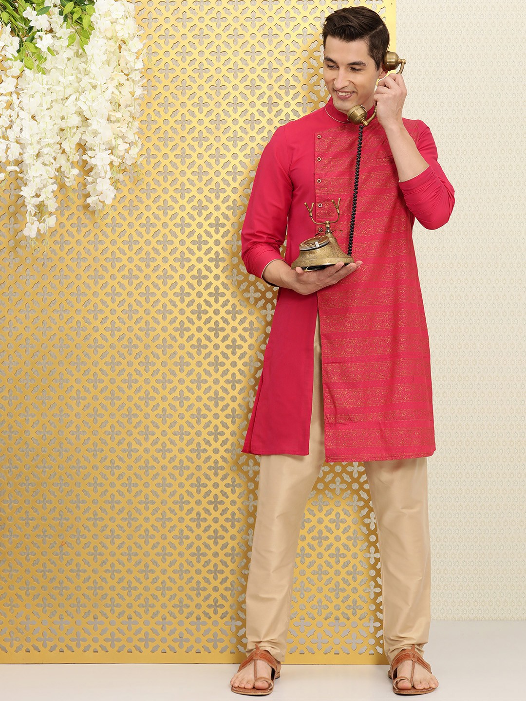 

Ode by House of Pataudi Men Red Ethnic Motifs Printed Kurta