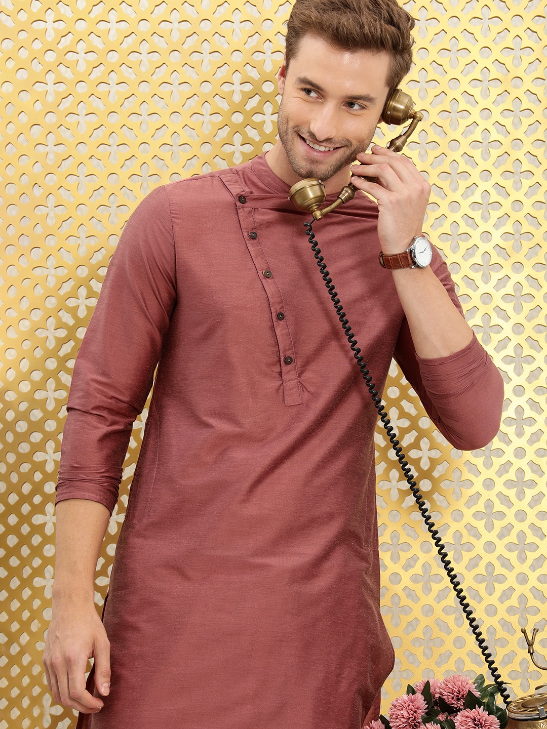 

Ode by House of Pataudi Men Pink Solid Rozana Kurta