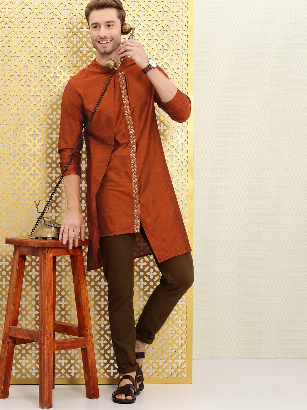 

Ode by House of Pataudi Men Rust Solid Front Slit Ethnic Kurta