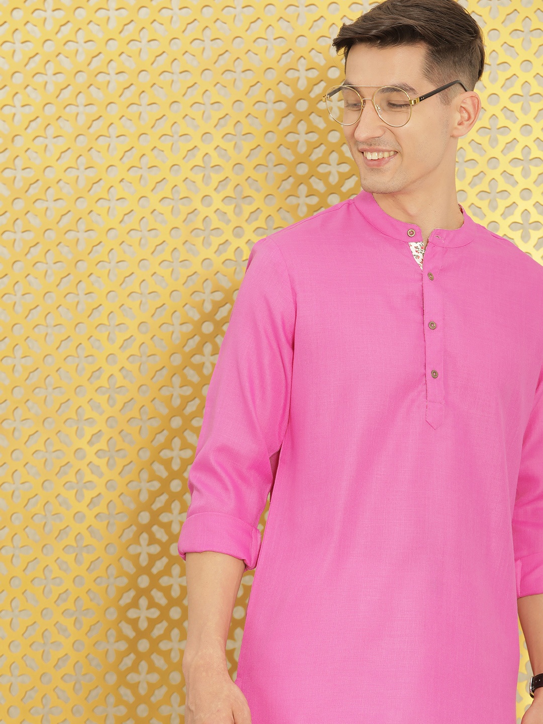 

Ode by House of Pataudi Men Pink Solid Casual Kurta