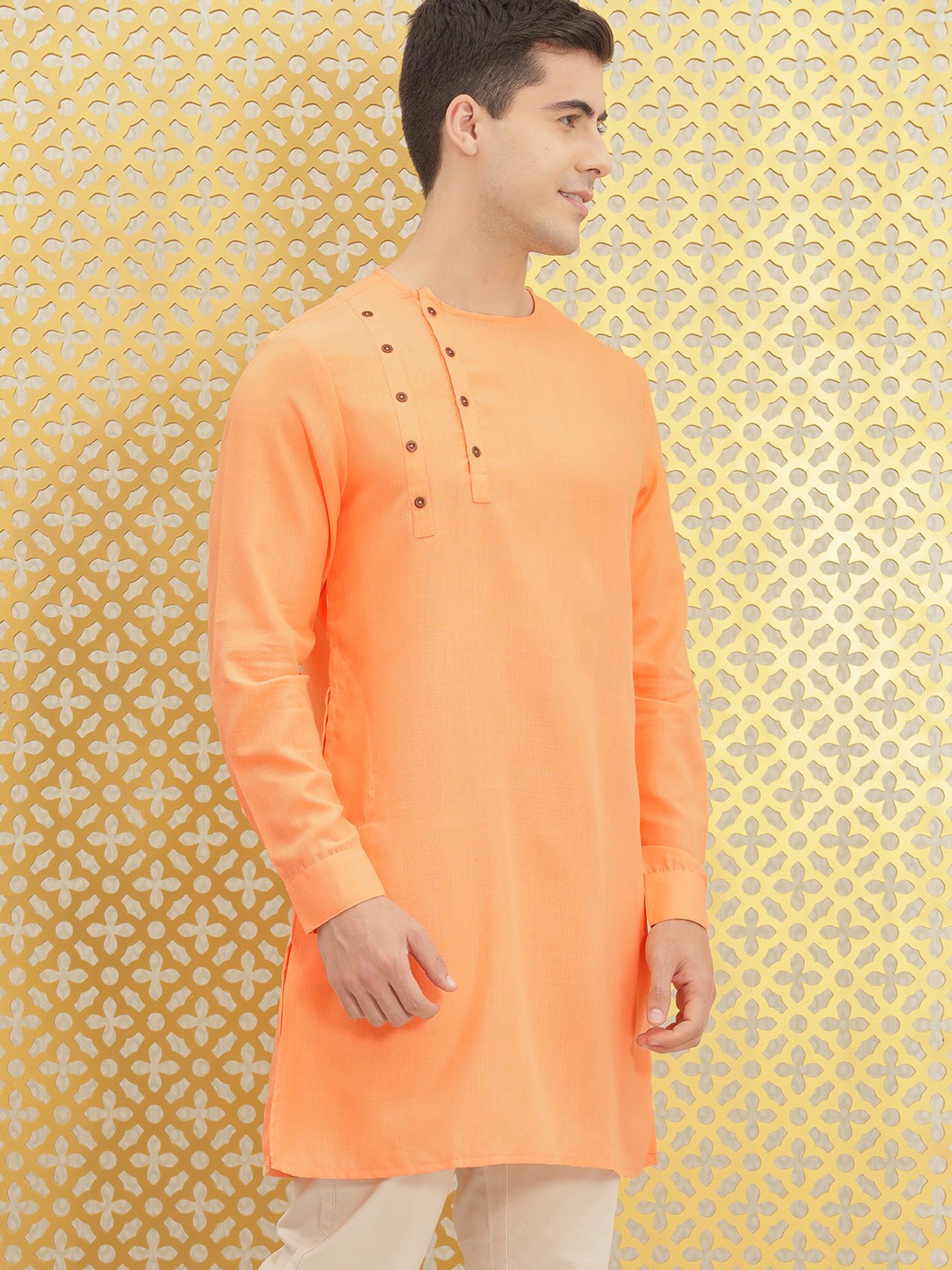 

Ode by House of Pataudi Men Peach-Coloured Solid Kurta