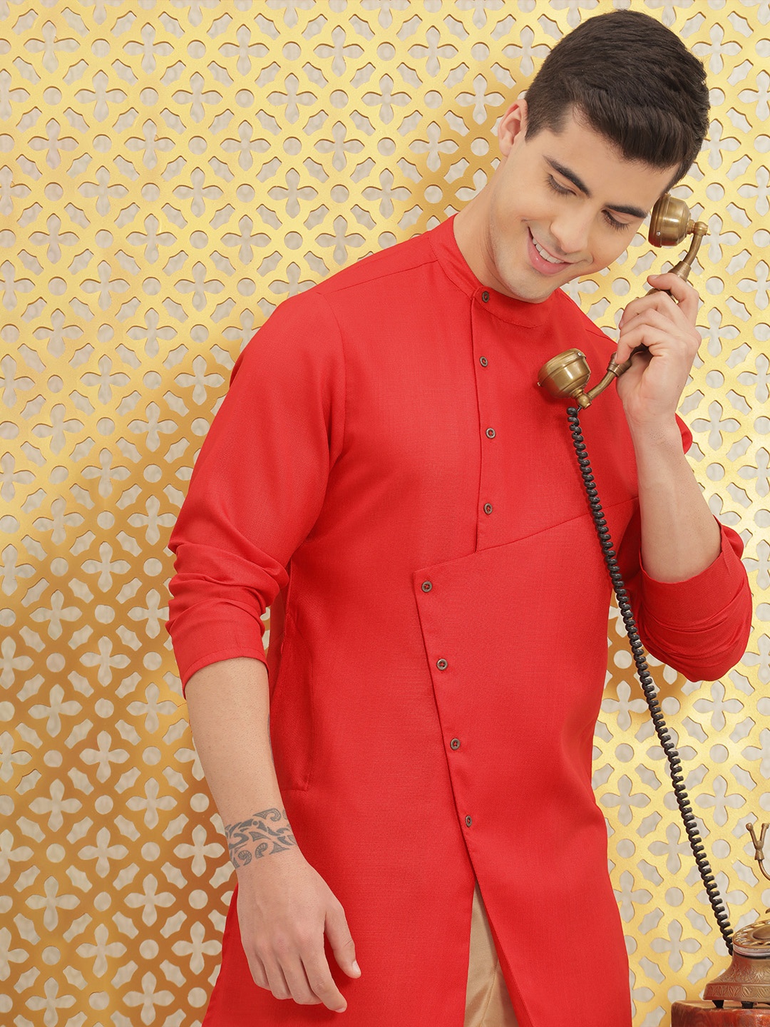 

Ode by House of Pataudi Men Red Solid Angarakha Styled A-Line Kurta