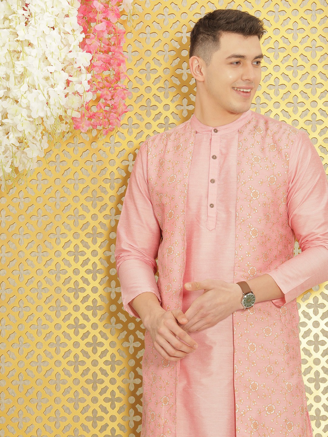 

Ode by House of Pataudi Men Pink Ethnic Motifs Printed Kurta