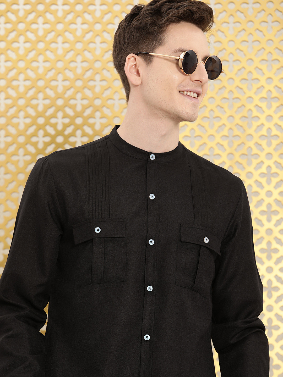 

Ode by House of Pataudi Men Black Solid Rozana Kurta