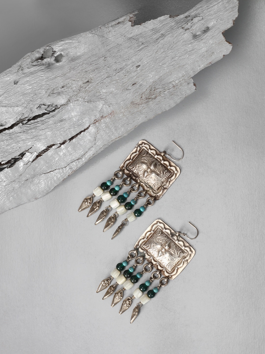 

SANGEETA BOOCHRA Silver-Toned Contemporary Drop Earrings