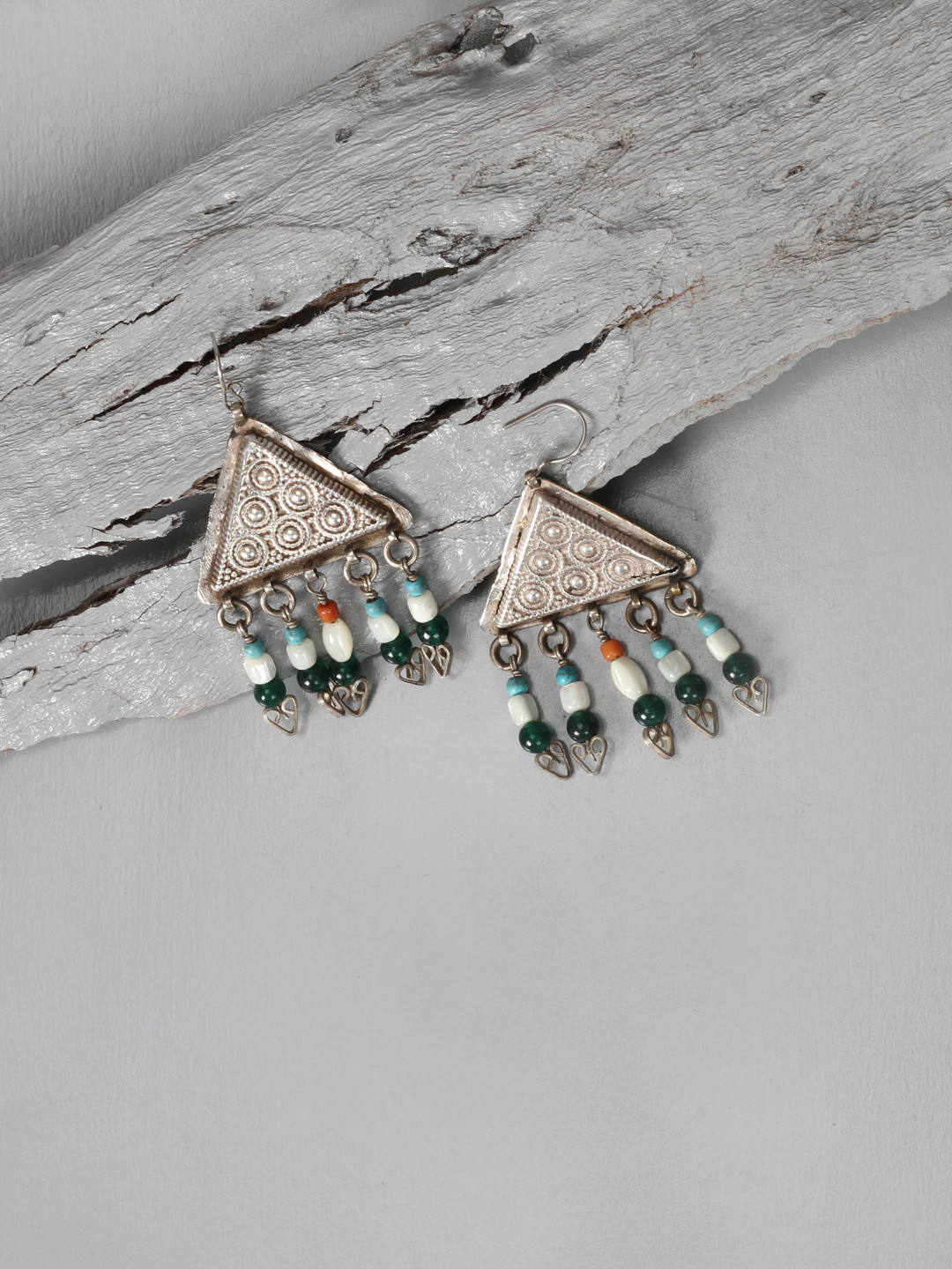 

SANGEETA BOOCHRA Silver-Toned Contemporary Studs Earrings