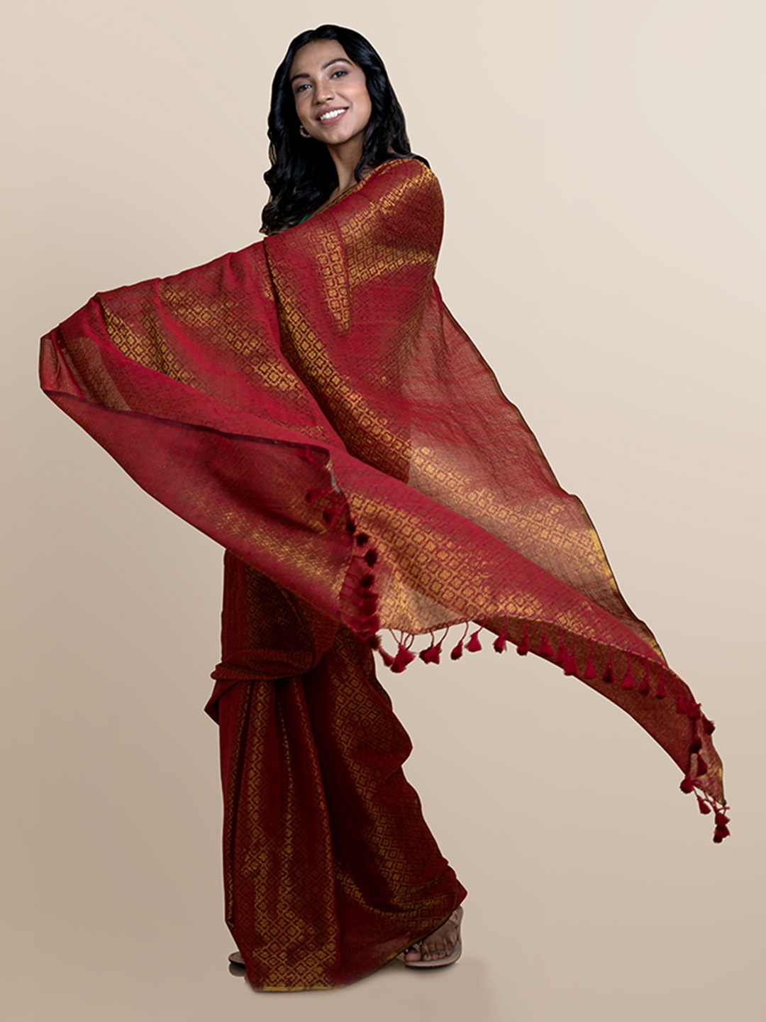 

Suta Maroon & Gold-Toned Woven Design Ethnic Motifs Zari Pure Cotton Saree