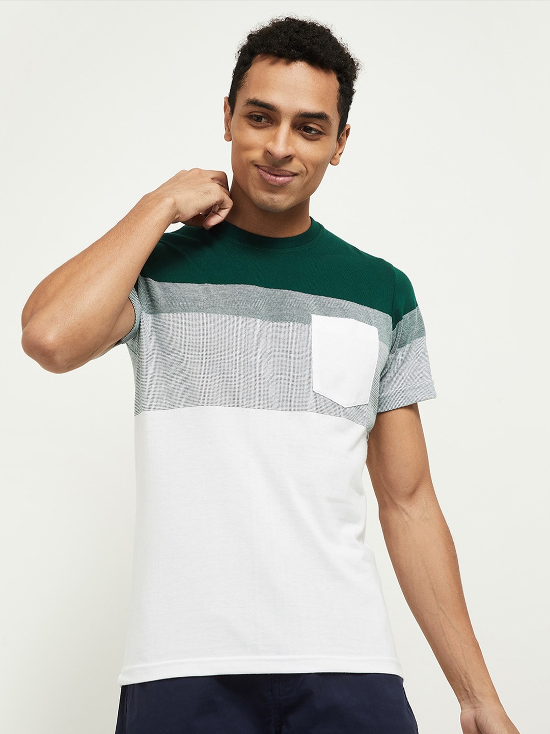 

max Men White & Grey Colourblocked With Pocket T-shirt