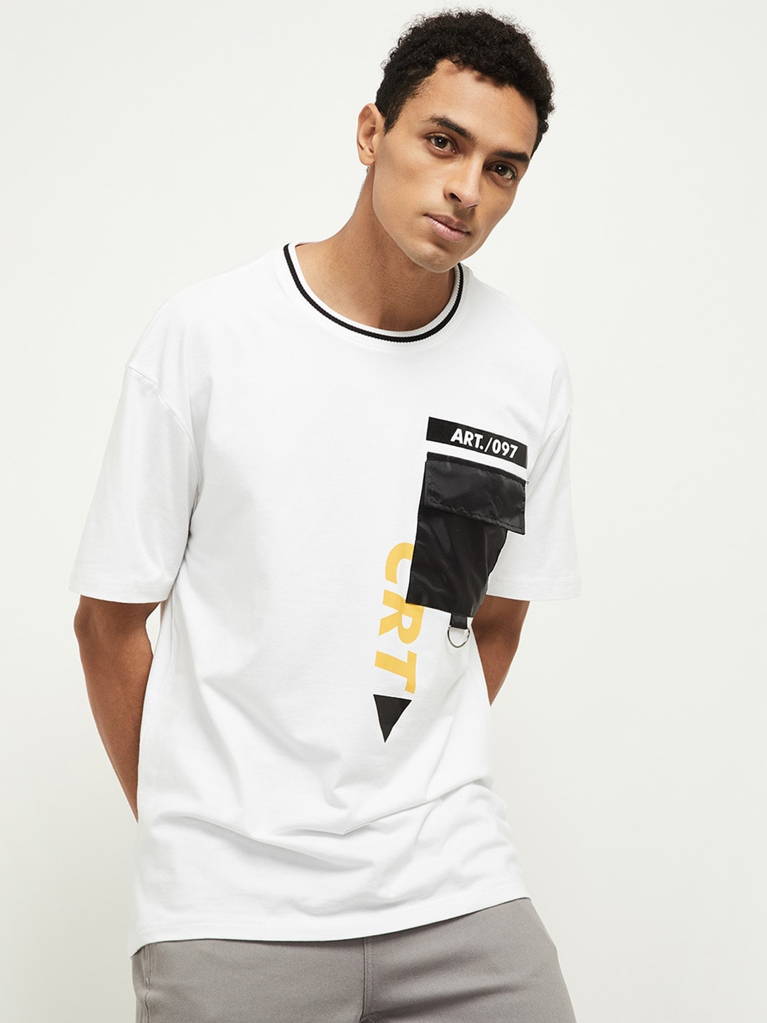 

max Men White & Black Typography Printed With Pocket T-shirt
