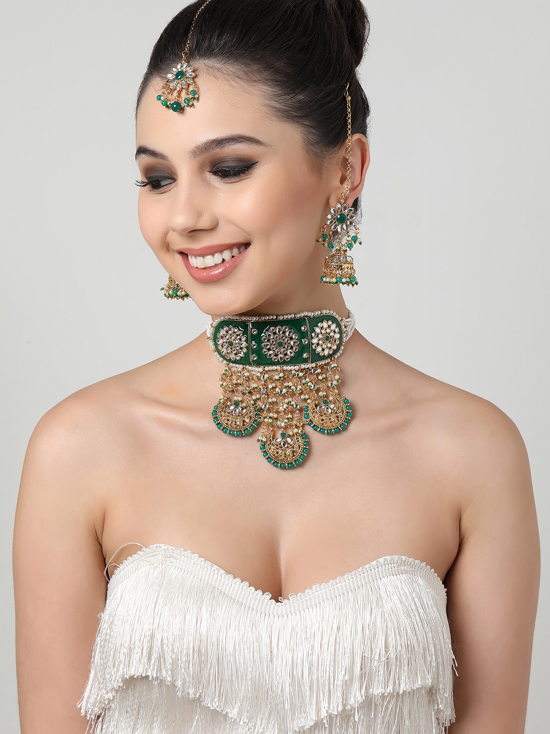 

Zaveri Pearls Gold-Plated Green & White Kundan-Studded & Beaded Meenakari Jewellery Set