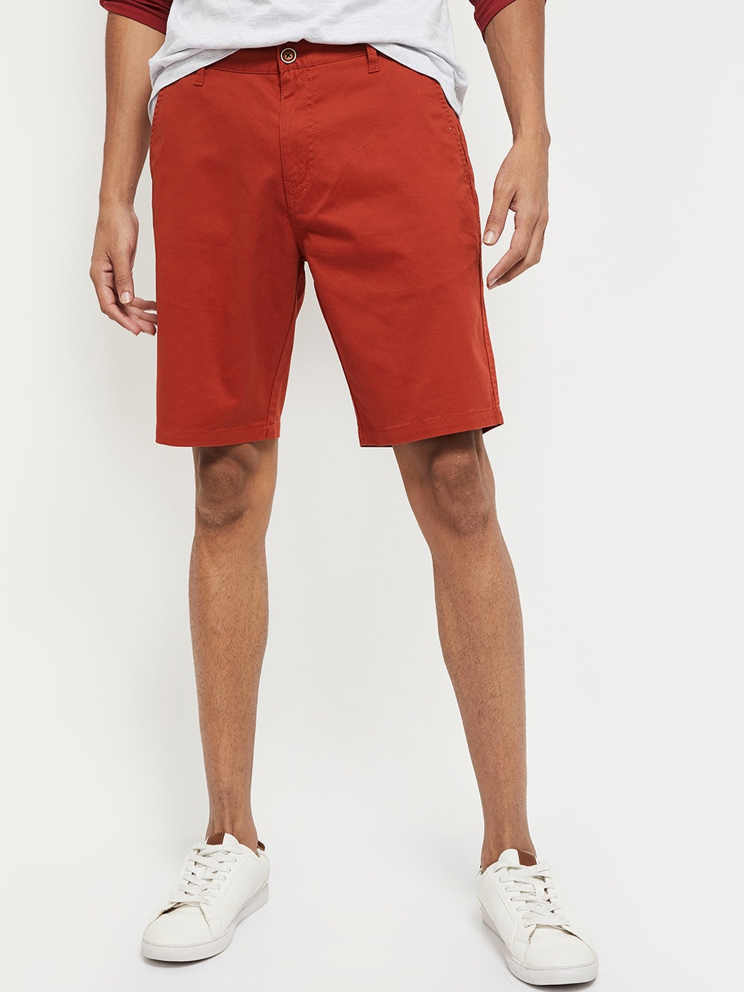 

max Men Red Solid Chino Shorts