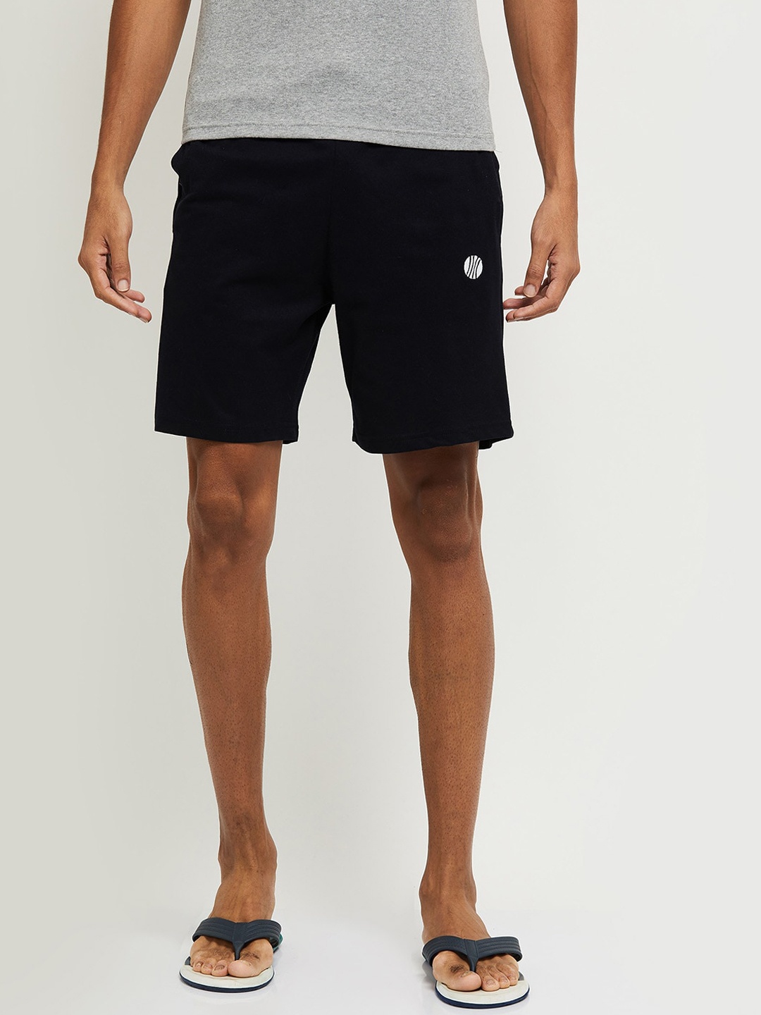 

max Men Blue Solid Regular Shorts