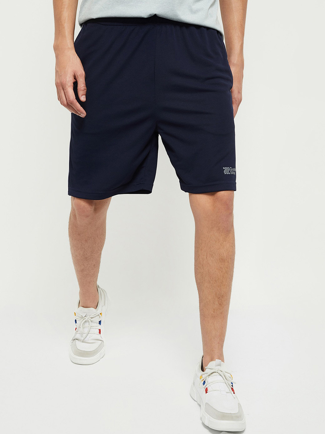 

max Men Blue Solid Regular Shorts