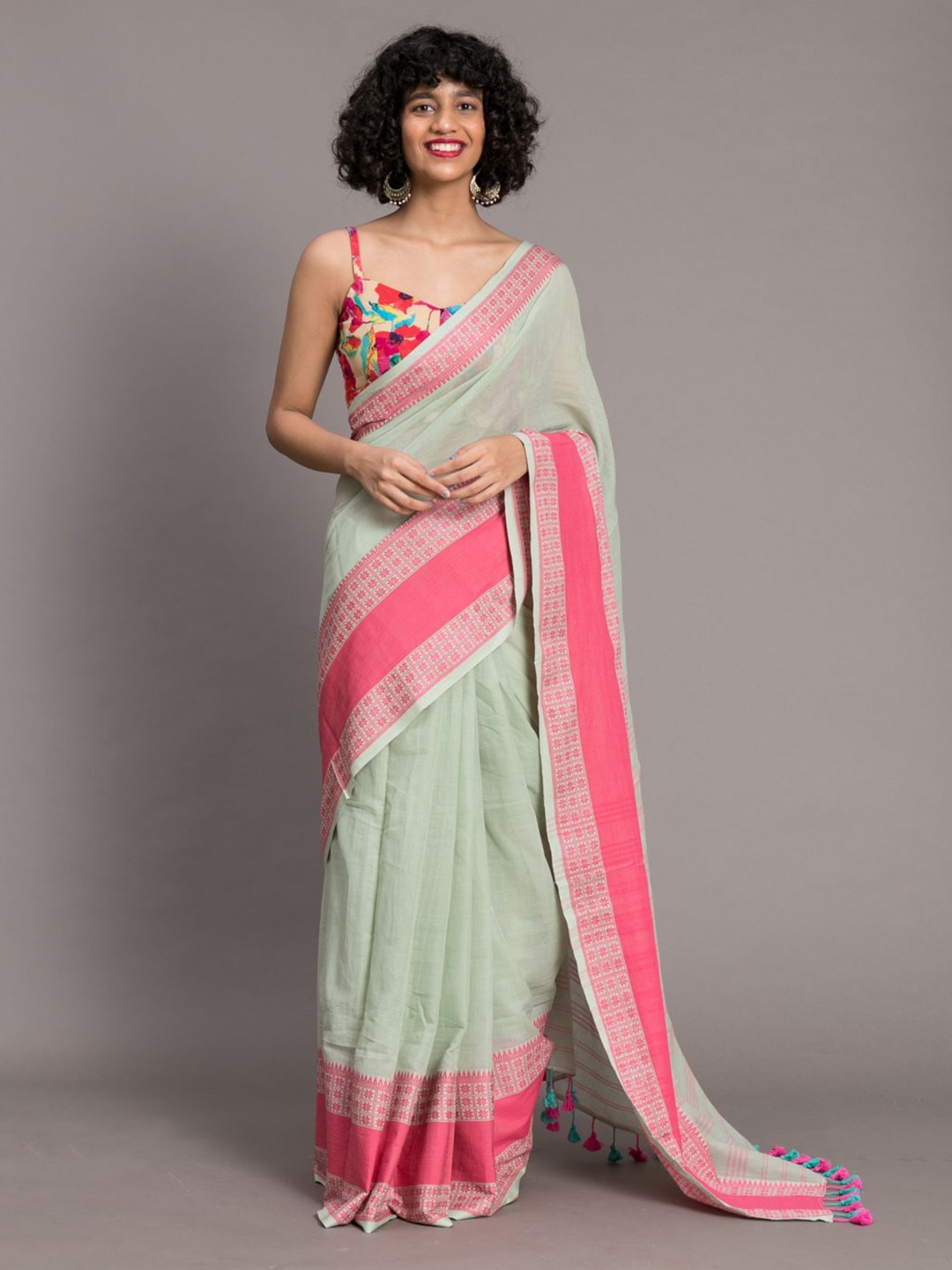 

Suta Green & Pink Woven Pure Cotton Saree