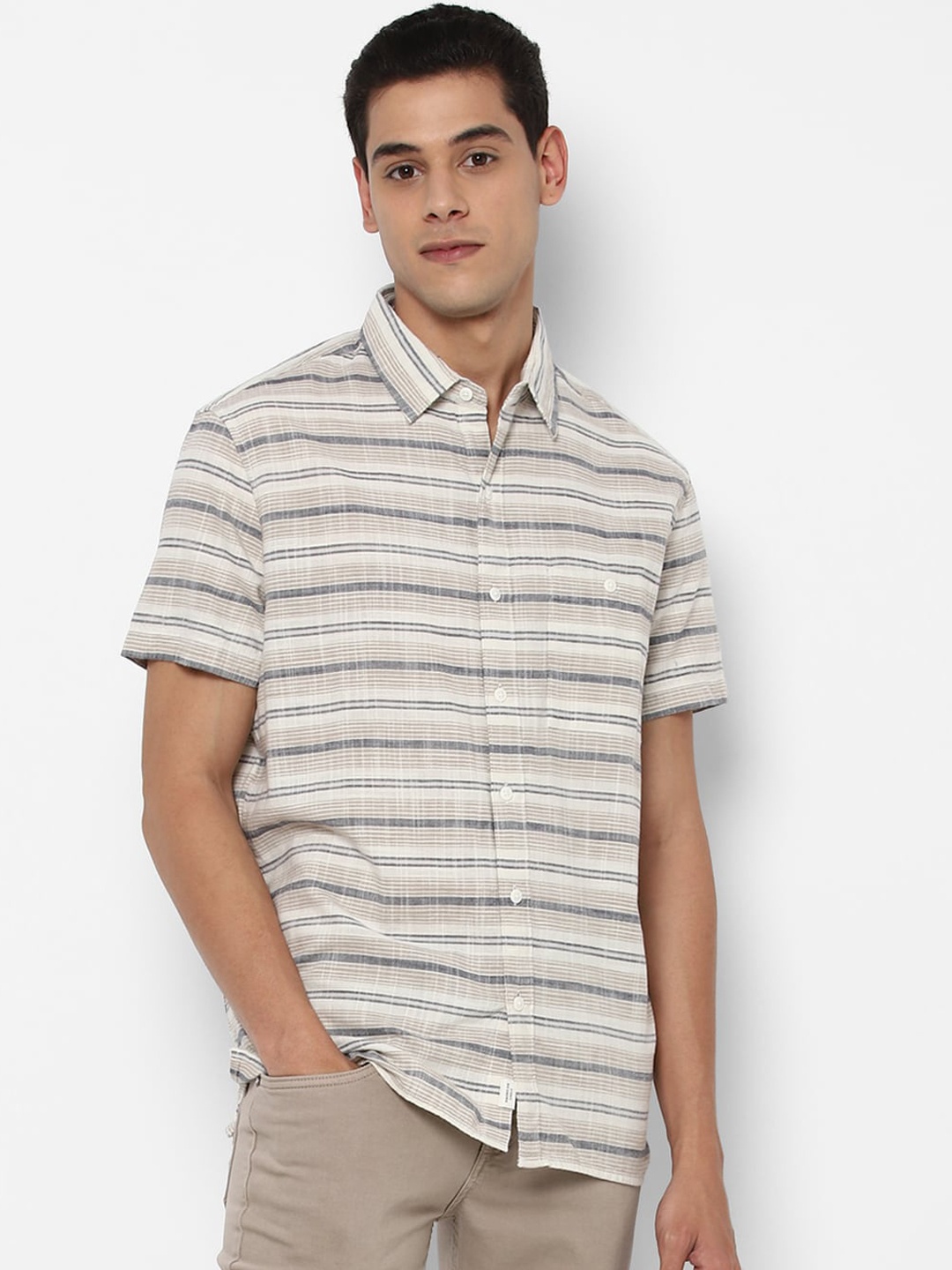 

AMERICAN EAGLE OUTFITTERS Men Cream-Coloured Opaque Striped Casual Shirt