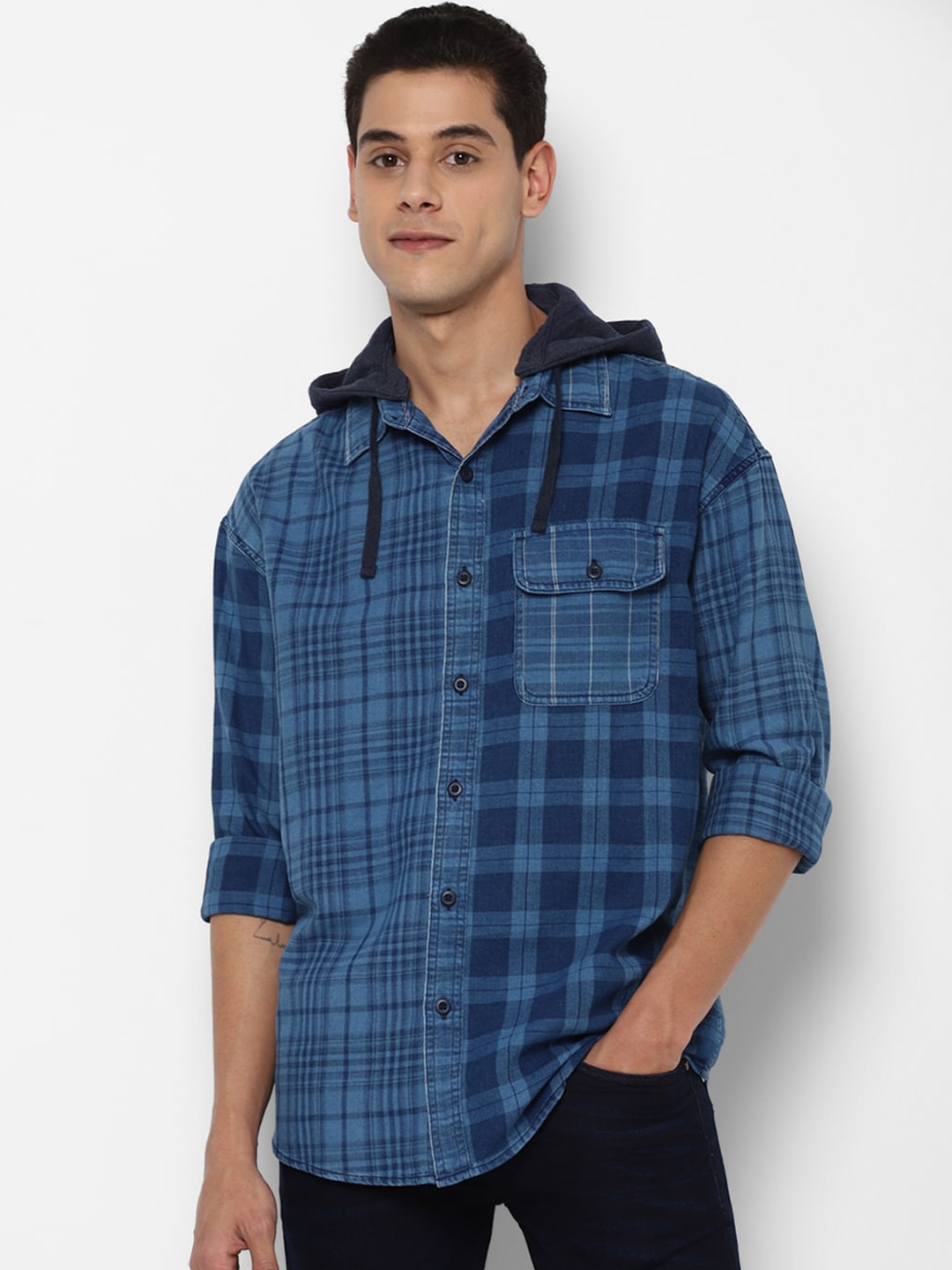 

AMERICAN EAGLE OUTFITTERS Men Blue Opaque Checked Casual Shirt