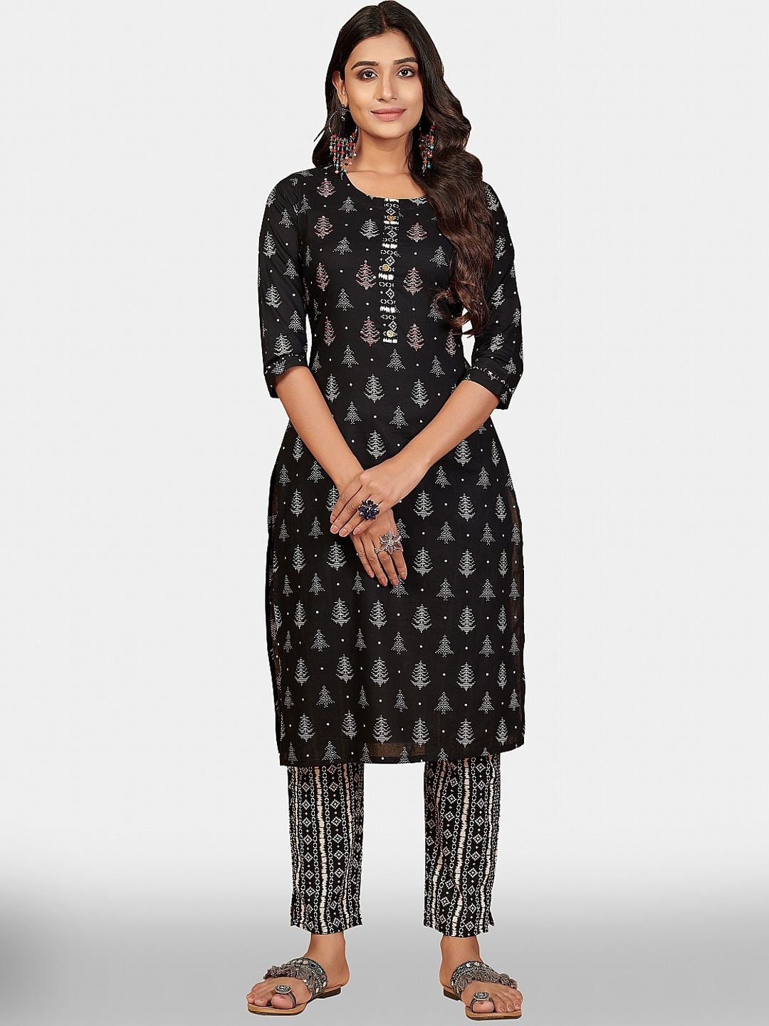 

Vbuyz Women Black Printed Cotton Kurta with Trousers