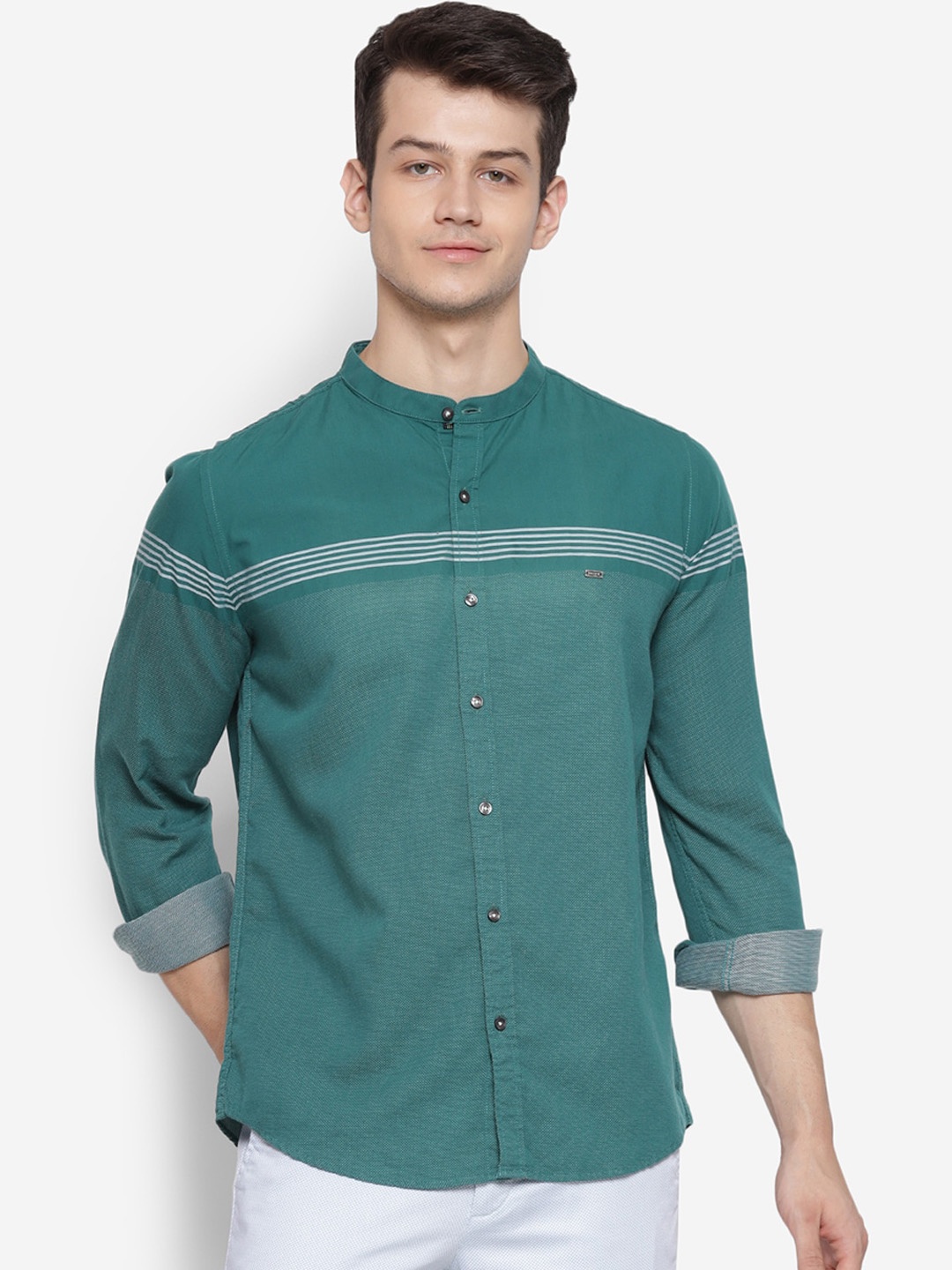 

Turtle Men Green Slim Fit Opaque Casual Shirt